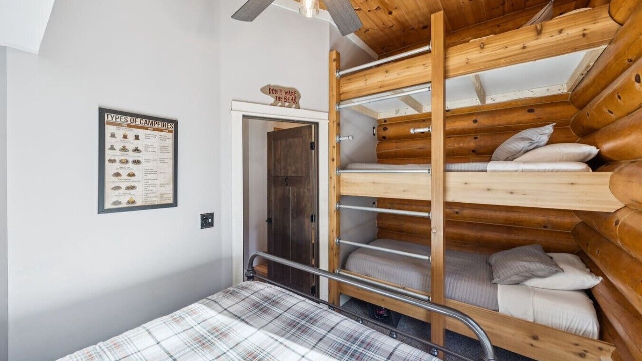 Photo of Bedroom in Stone Lake