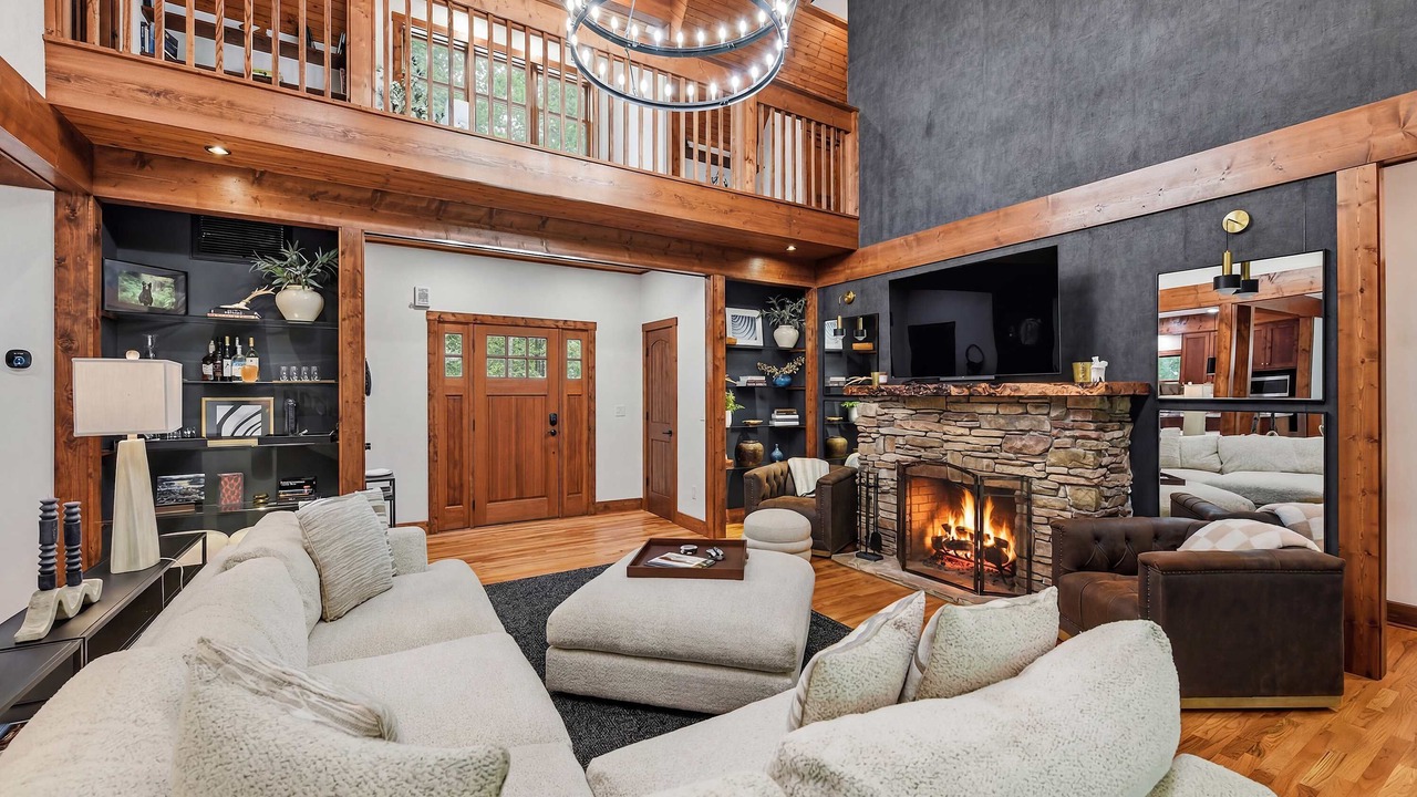Photo of Livingroom in Brevard