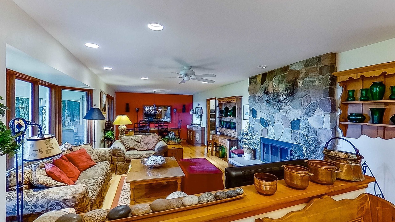 Photo of Livingroom in Birchwood Farms