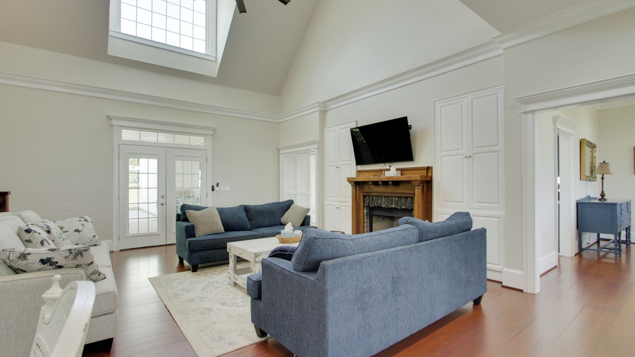 Photo of Livingroom in Lauderdale County