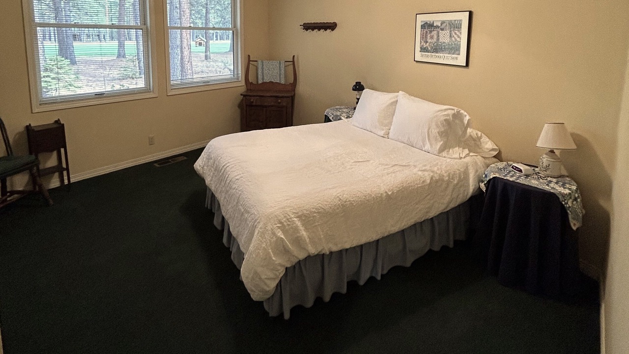 Photo of Bedroom in Black Butte Ranch