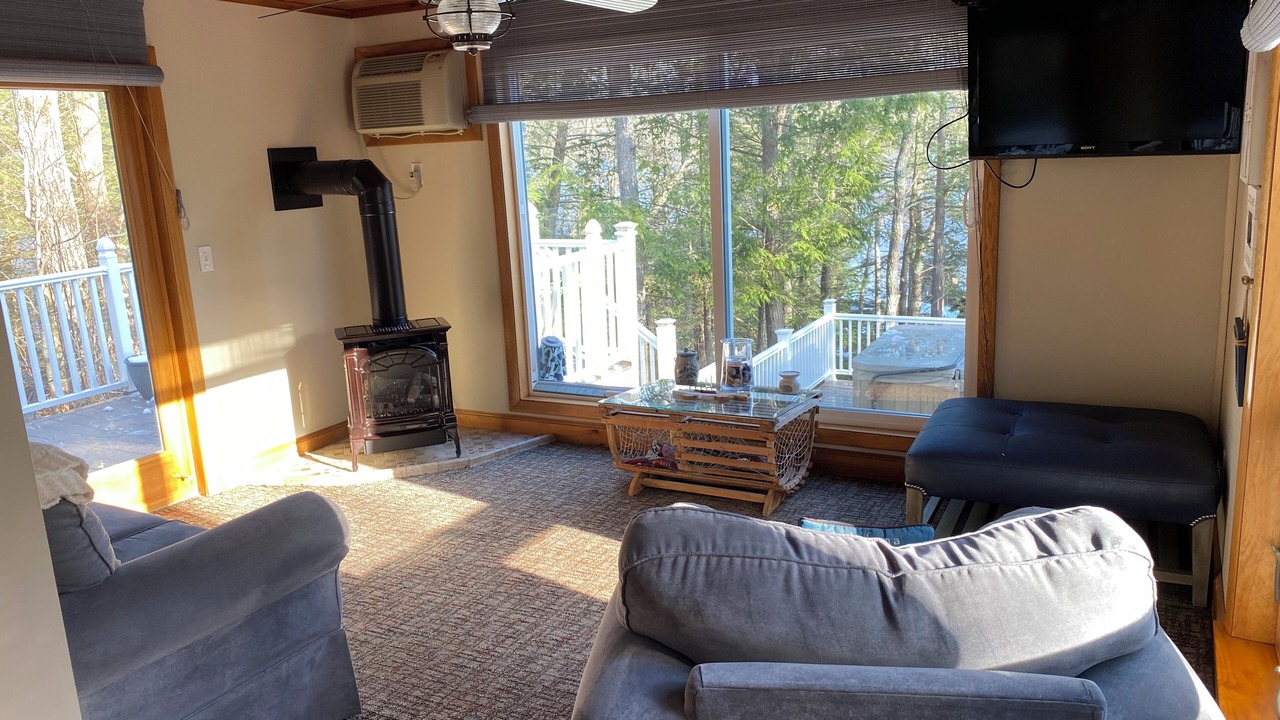 Photo of Livingroom in Alton Bay