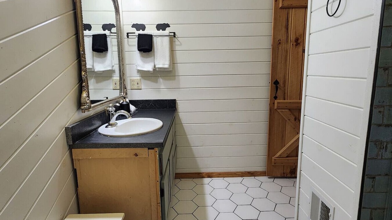 Photo of Bathroom in Cherokee