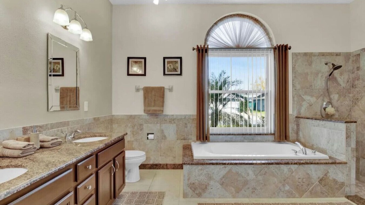 Photo of Bathroom in Lindfields