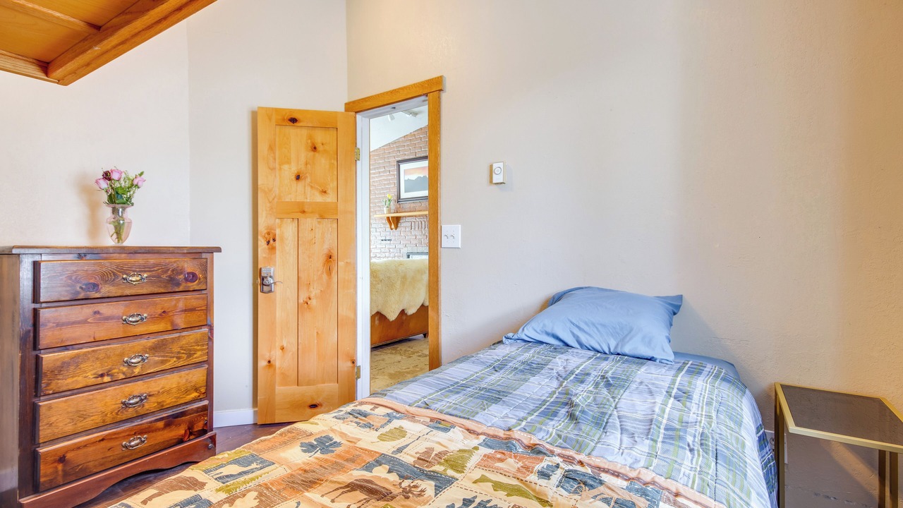 Photo of Bedroom in Emigrant
