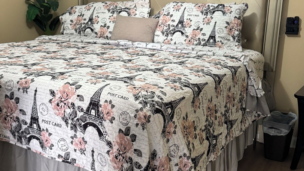 Photo of Bedroom in Stone County