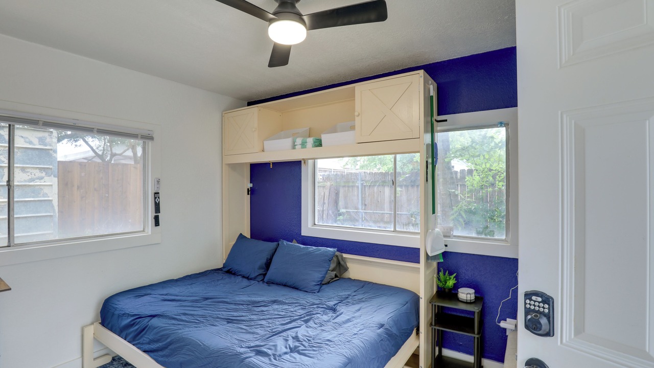 Photo of Bedroom in Central Arlington