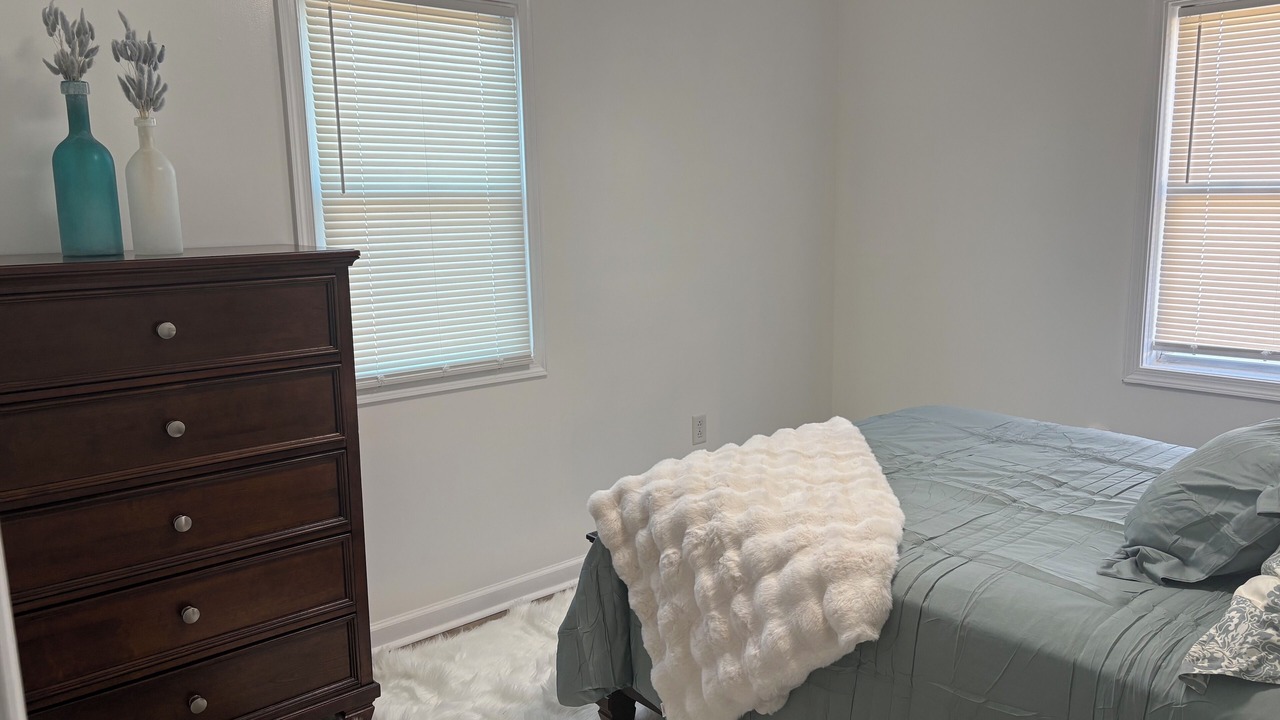 Photo of Bedroom in Newark