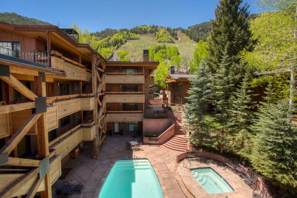 Photo of Others in Aspen
