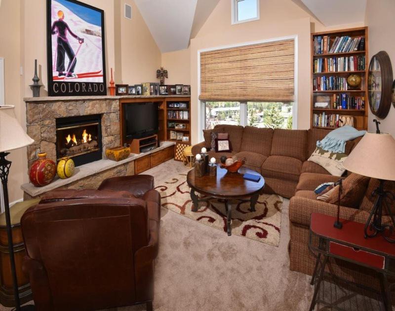 Photo of Livingroom in Highland Meadows