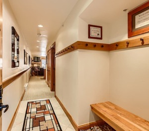 Lion Square Lodge East 
