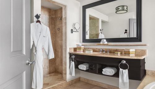 Premier King Suite with Ocean View