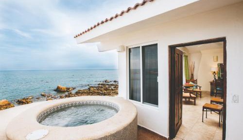 Suite with Hot Tub