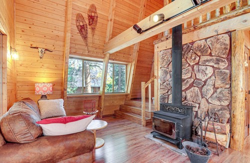 Duck Creek Village Cottage | Near National Parks: Duck Creek Cabin Retreat