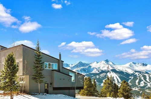 Baldy Mountain Resort | Cozy ski retreat in Breckenridge, Pet-friendly, unmatched view of Five peaks.