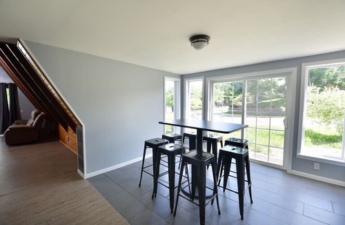 Lake Delton Villa | 18 person Villa located right across Lake Delton