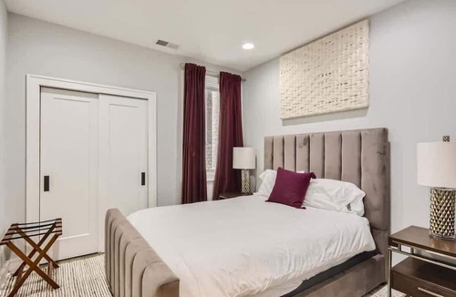 Edgehill Condo | Amplify - Rooftop cinema & city views