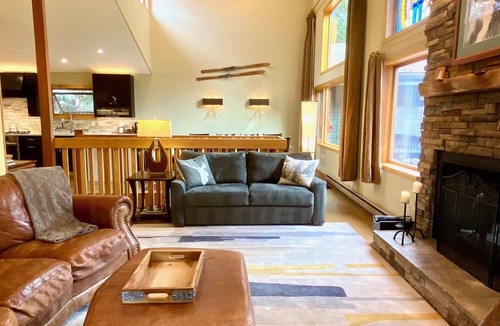 Eagle-Vail House | 260+ 10★ Reviews! Between Vail & Beaver Creek Hot Tub/Fire Table/Ski/Hike/Golf