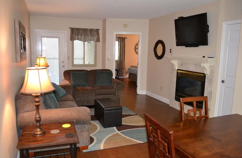 Pigeon Forge Condo | Attractive 504 2BD Condo with Private Balcony and Jacuzzi Tub