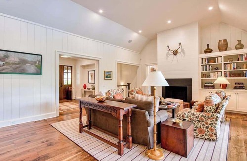 Lake Toxaway House | Luxe lakefront home with dock, kayak, canoe, home gym & great outdoor spaces