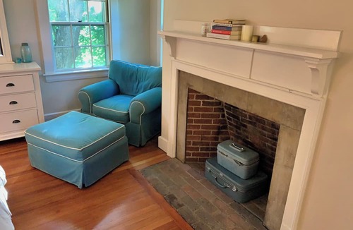 Yarmouth Port Cottage | Sweet historic cottage on Cape Cod's north shore near beaches, pond, restaurants