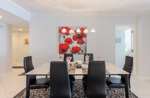 Key Colony Beach Condo | Modern and Bright Remodeled Oceanfront 2bedroom Condo