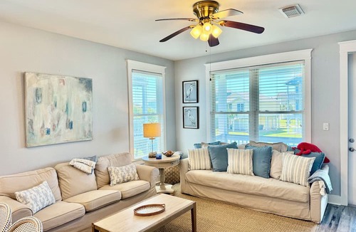 Galveston House | Pointe West Galveston - Beach Club - Golf Cart - Dogs Welcome