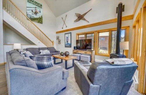 Breckenridge House | Powder Moose Villa, Stunning Mountain Views from this Private Home with Hot Tub