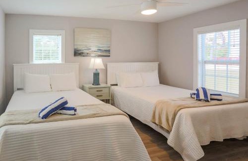 Madeira Beach House | Island Paradise Cottages - Complex