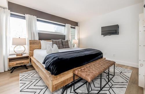 The Blue Mountains House | Lift Side Luxury Newly renovated walk to village