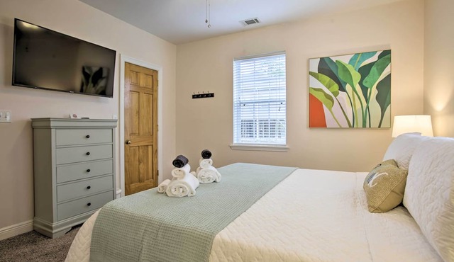 Waveland Home Near Beach: Pets Allowed! in Waveland