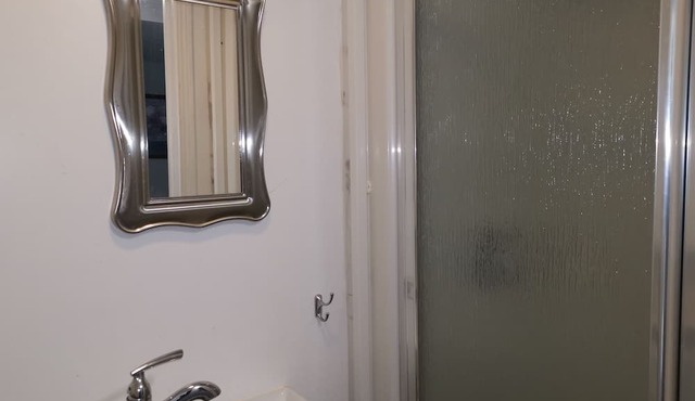 Cozy Eco downtown studio in Vanier