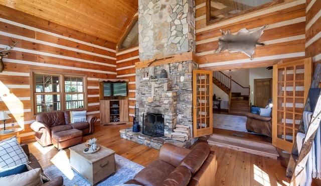 Cozy & Secluded Cabin w/Private Waterfalls, Streams, & Wi-Fi! Pets OK! in Brevard