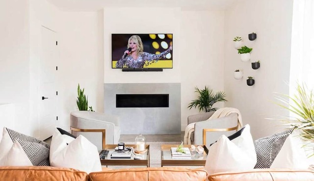 Nash Chic Near DT Rooftop Luxe Comfort in Nashville
