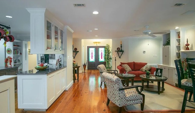 Private Estate! Getaway w priv pool nhot tub. Secluded yet 15 min to beachcasino in Gulfport