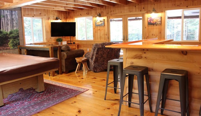 Direct trail access - 5BDRM + 2BA - 9BEDS + game room in Pittsburg