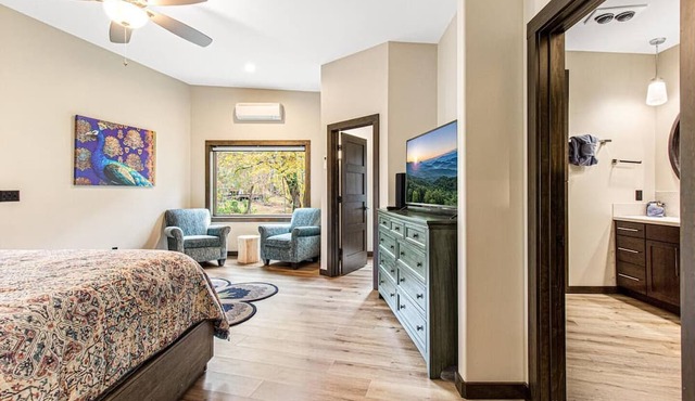 Townsend River Villa | Hot Tub with River Access in Townsend
