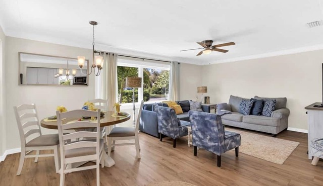 Palm Paradise Oasis: Heated Saltwater Pool by Siesta Key in Sarasota