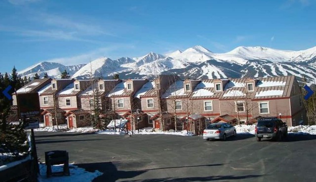 Spacious Quiet Mountaintop Retreat in Breckenridge