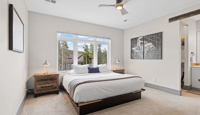 Luxury|Views|Hot Tub|Free Bus Route in Breckenridge