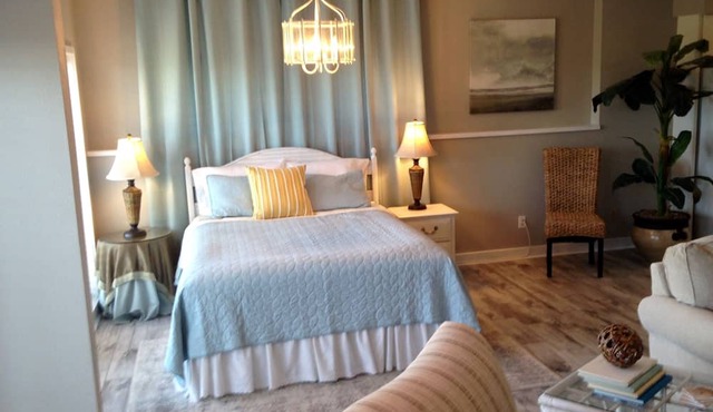 IL Capri - Beachy, Breezy European Flat with a Spectacular View! in Hollister