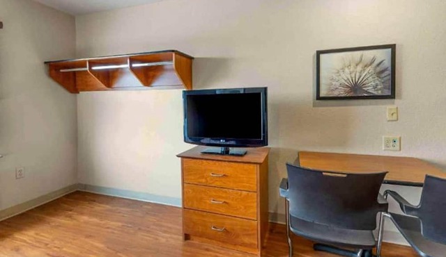 1 Bed | Deluxe, Sofa-Bed in Bossier City