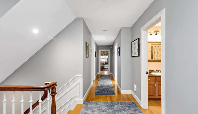 New 2026 Spectacular Cape Cod Retreat Under 10 Minutes from Mayflower Beach in Yarmouth