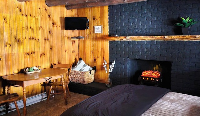 Rustic Tobacco Cabin at Hidden Vineyard in Dobson