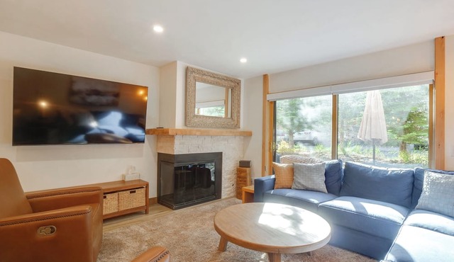 Half-Mi to Main Street Breck: All-Season Escape! in Breckenridge