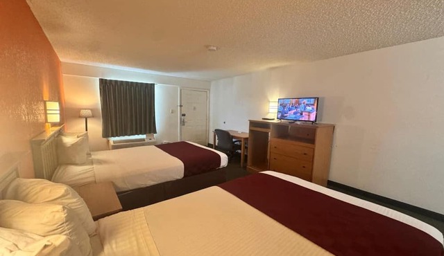 2 Queen Beds with Kitchenette|Non-Smoking in West Helena