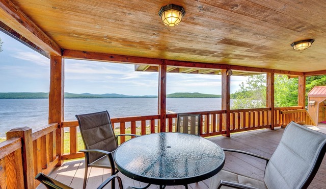 Pittsburg Lake House w/Magalloway Mountain Views! in Pittsburg
