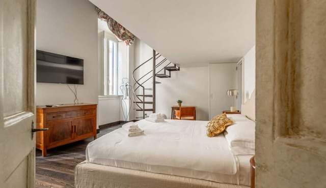 iFlat | Elegant & Luxurious 3-bedroom Apartment in Roma