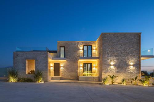 Revi Villa - Elegant Villa with Private Pool in Chania