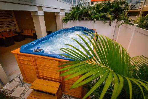 Tropical Treasure Beach Villa in St. Pete Beach